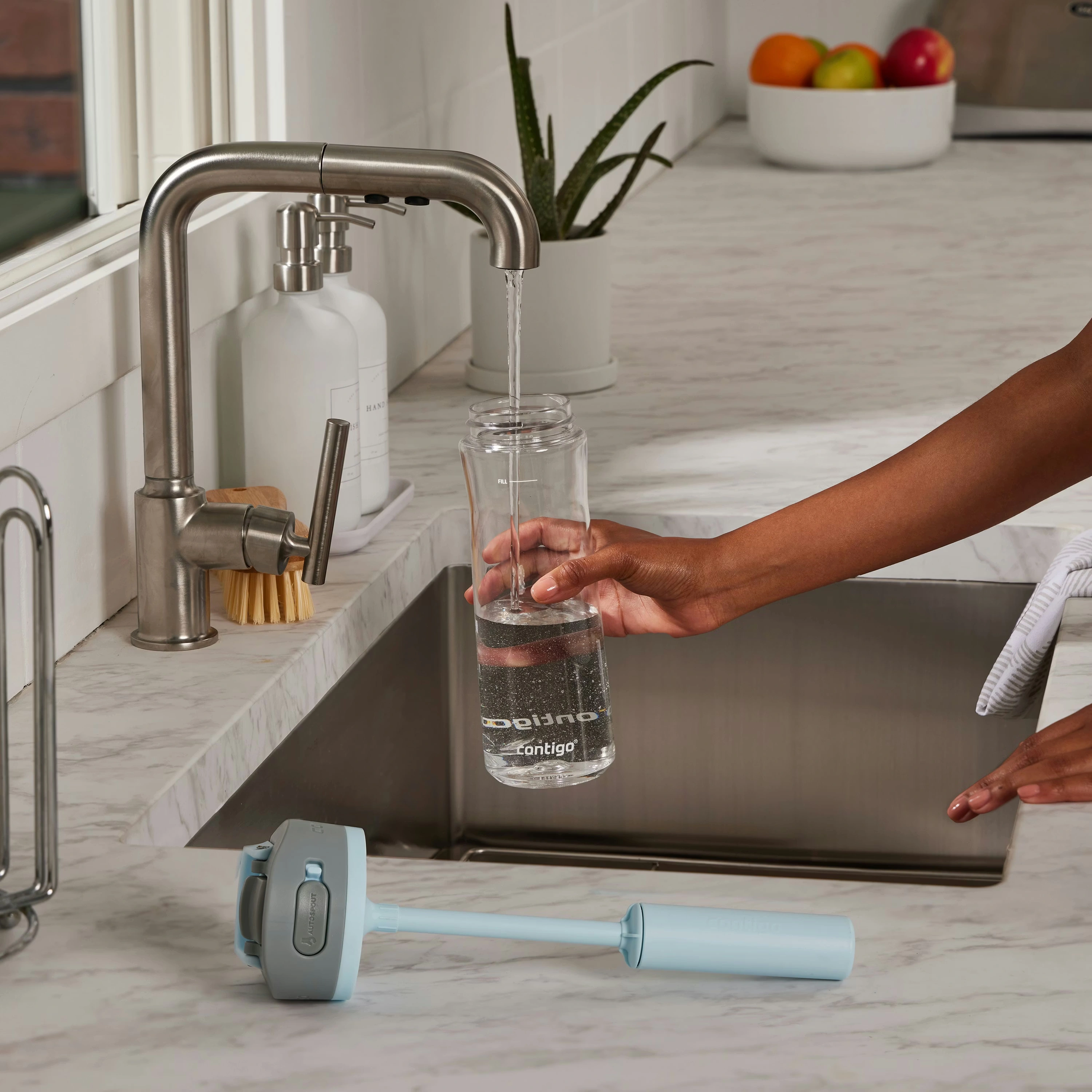 Contigo® Wells Straw Filtration Tritan Water Bottle with AUTOSPOUT® LID, 24oz Salt 7 Contigo® Wells Straw Filtration Tritan Water Bottle with AUTOSPOUT® LID, 24oz Salt