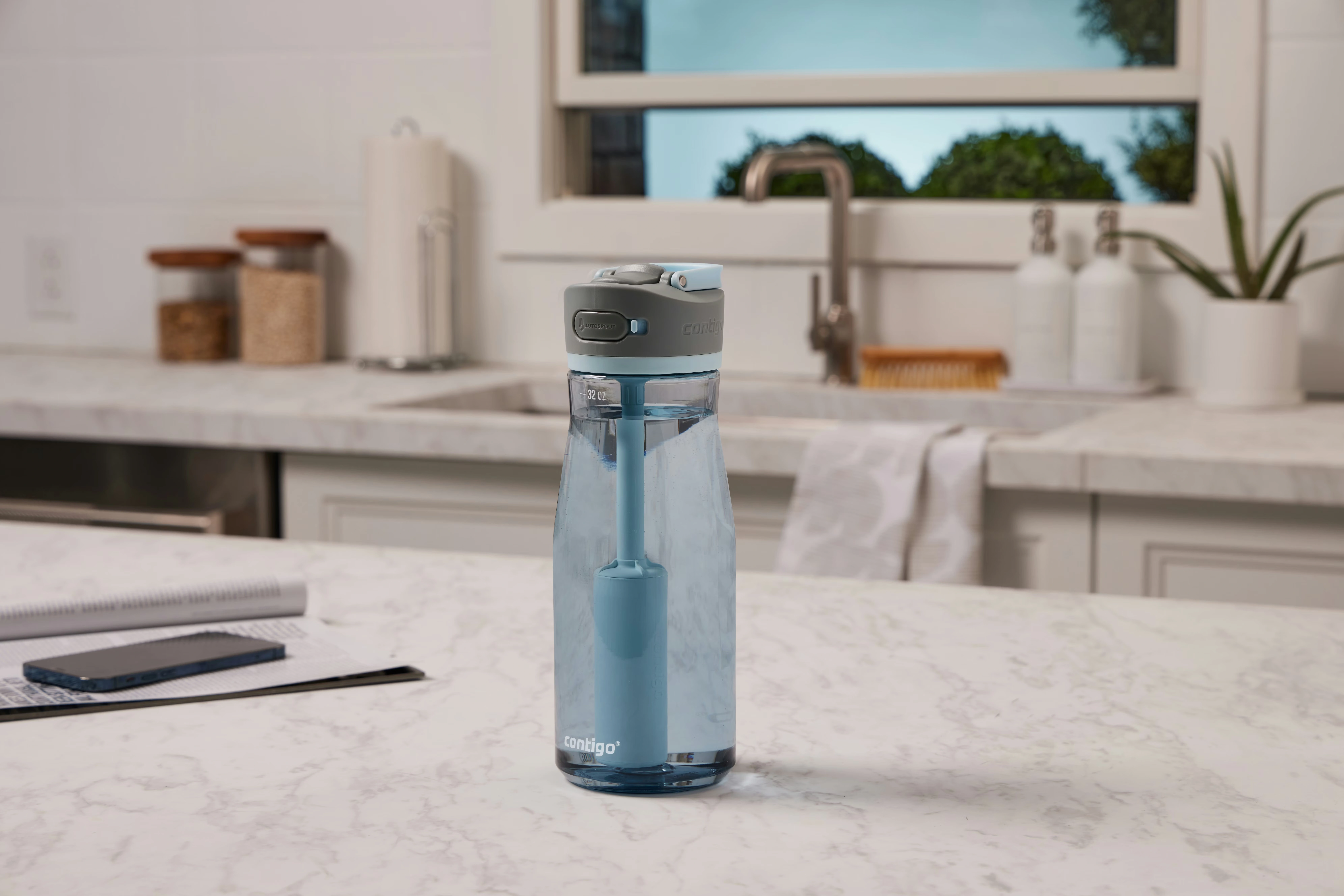 Contigo® Wells Plastic Filter Water Bottle with AUTOSPOUT® Straw Lid, 32 Oz. Dark Ice 8 Contigo® Wells Plastic Filter Water Bottle with AUTOSPOUT® Straw Lid, 32 Oz. Dark Ice