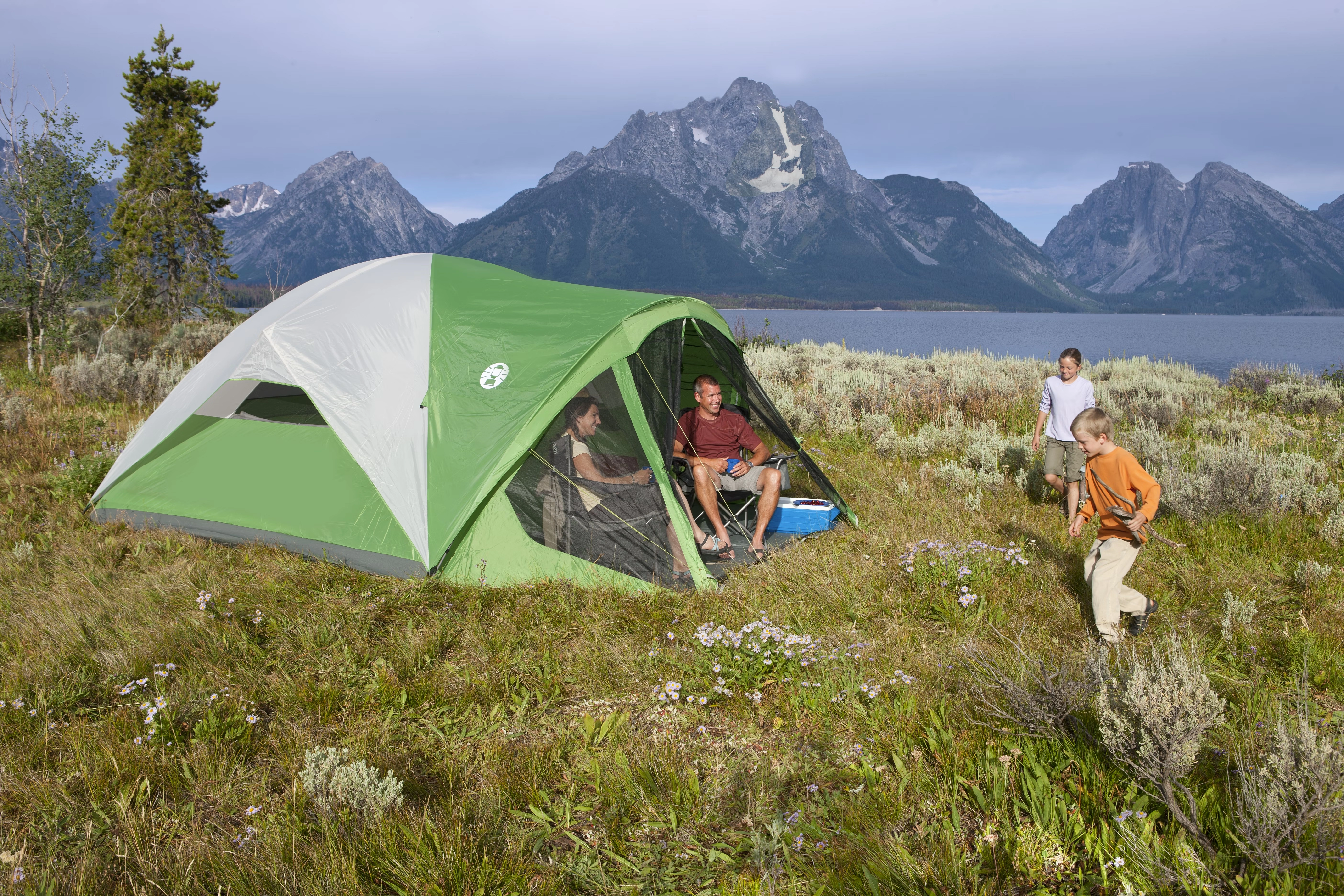 Evanston™ Screened 8 Tent 3 Evanston™ Screened 8 Tent