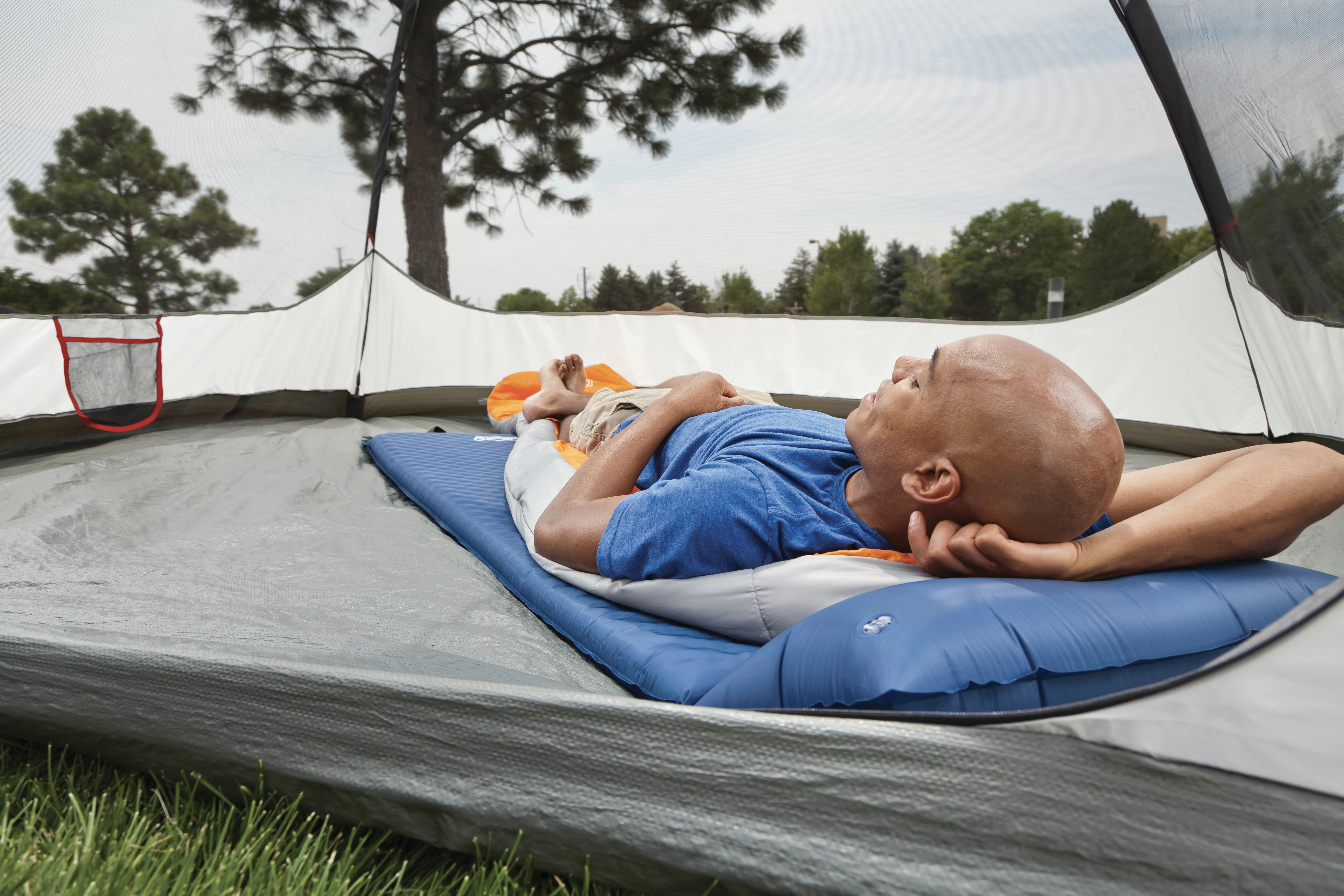 Self-Inflating Sleeping Pad with Pillow Navy 5 Self-Inflating Sleeping Pad with Pillow Navy